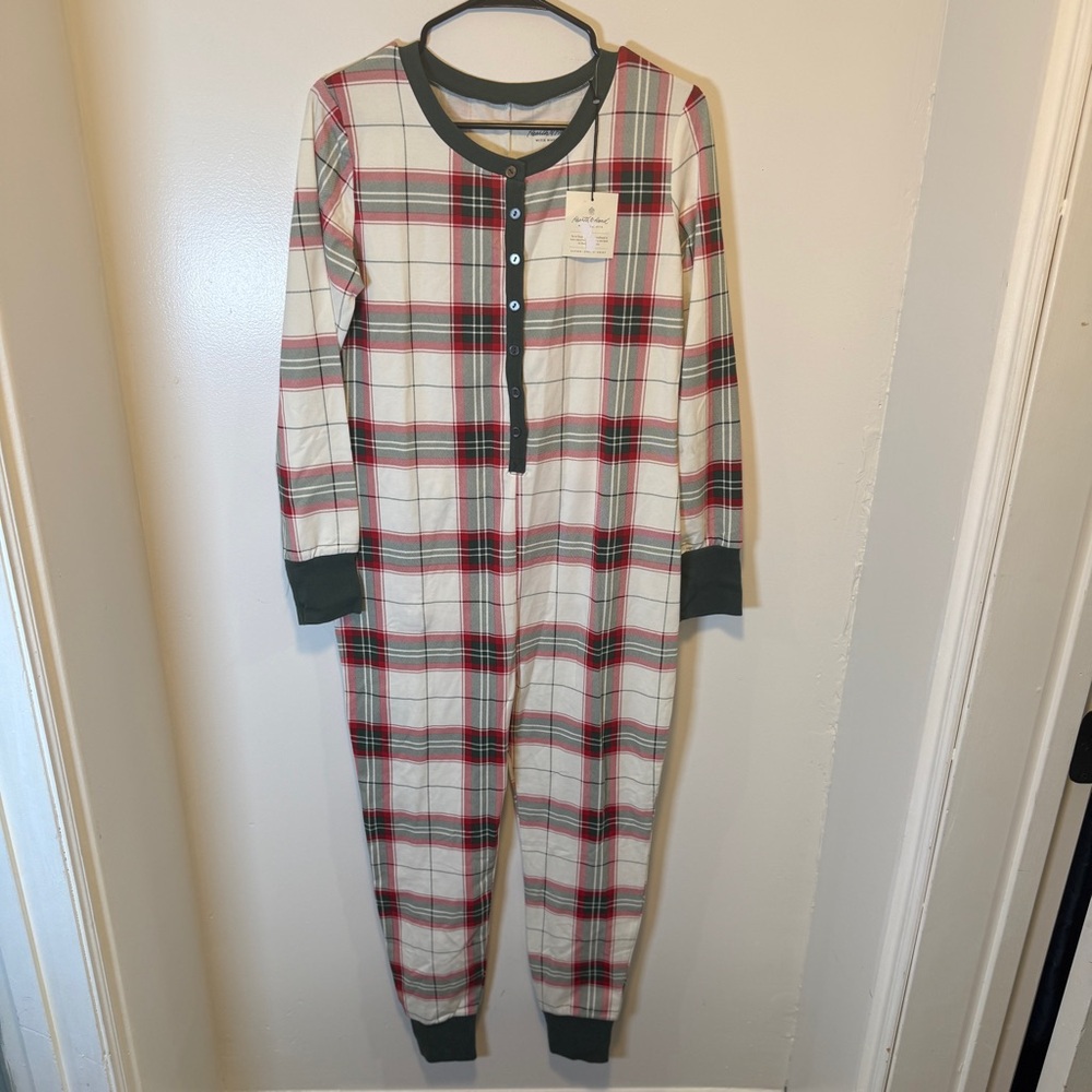 Hearth & Hand with magnolia Christmas pajamas plaid‎ women's size small NWT